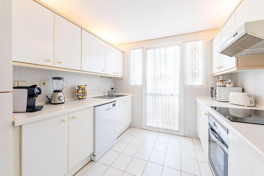 Puerto De Benalmadena Apartamento Vacacional Con Vistas Al Mar Y Yates Tres Habitaciones 2 Banos Екстер'єр фото