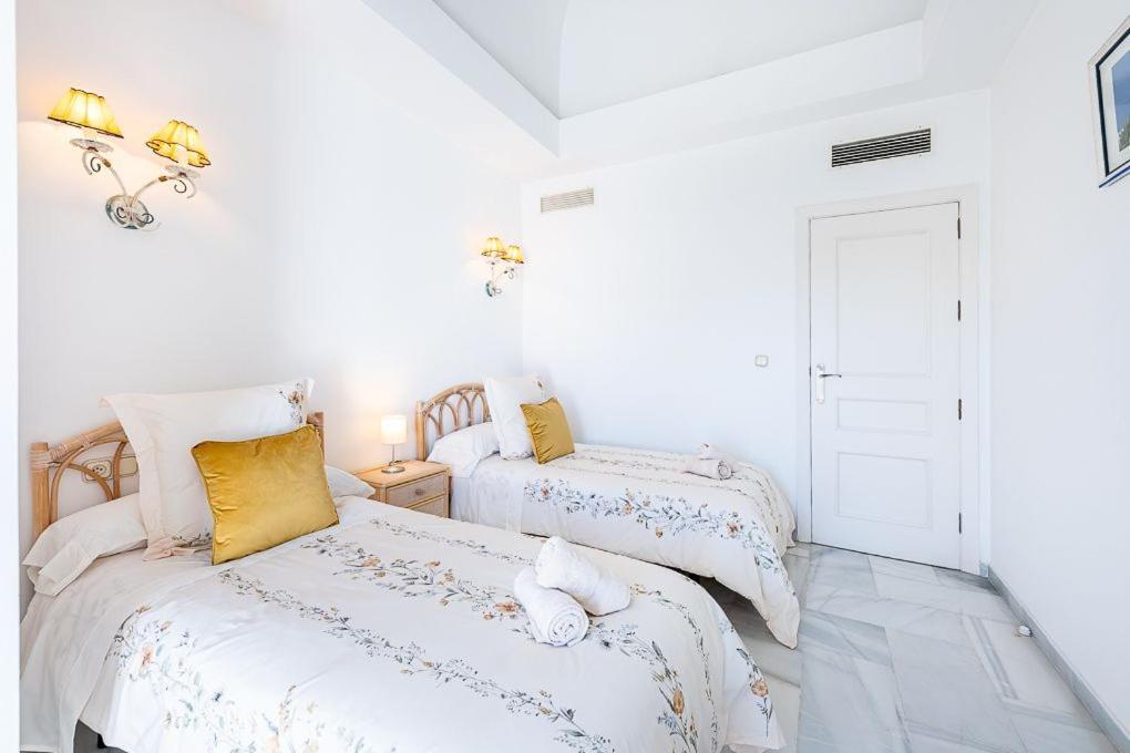 Puerto De Benalmadena Apartamento Vacacional Con Vistas Al Mar Y Yates Tres Habitaciones 2 Banos Екстер'єр фото
